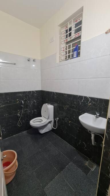 Вилла Kamalam 2 Bhk - Non Ac Коимбатур Экстерьер фото